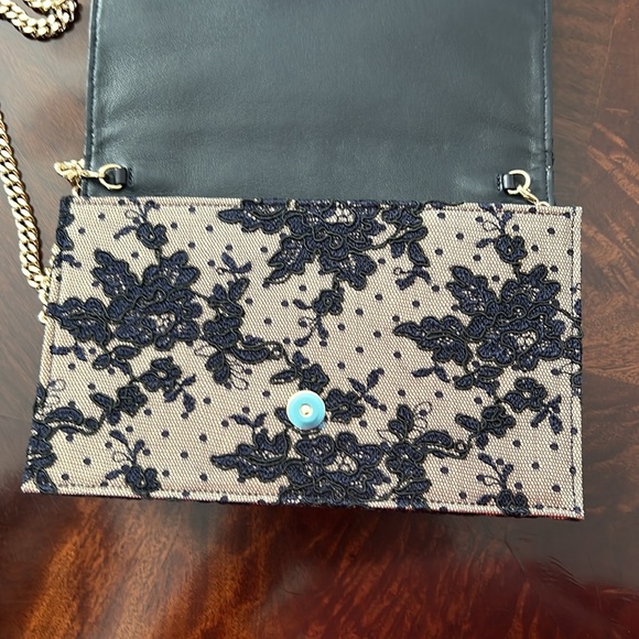 NITB Jimmy Choo Navy lace evening bag with gold chain shoulder strap.. - Picture 5 of 7